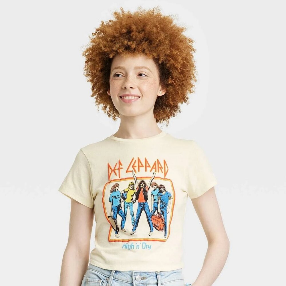 Women's Def Leppard Short Sleeve Graphic Baby T-Shirt - Beige, XS